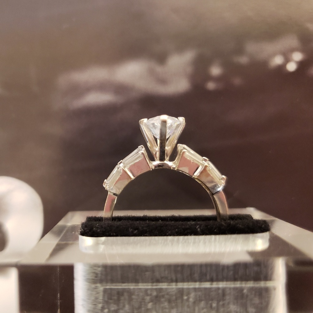 Vintage 1990s Diamonique Marquise Baguette Ring - Picture 3 of 7